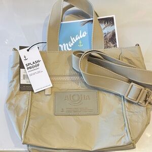 ALOHAS Light Khaki Splash-Proof Crossbody Bag
